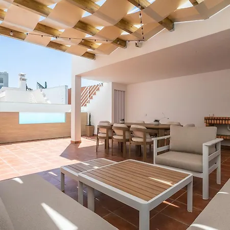 빌라 Pegada With Sea View, Pool & Gym