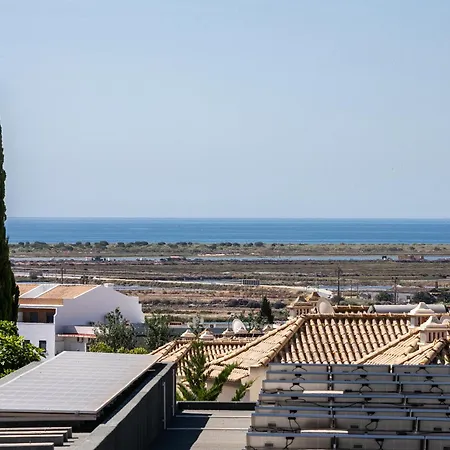 Pegada With Sea View, Pool & Gym 빌라