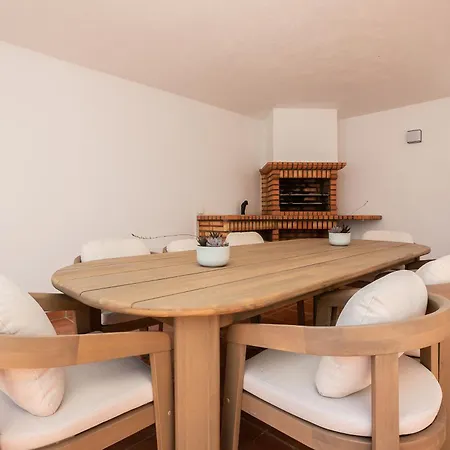 Pegada With Sea View, Pool & Gym Βίλα *